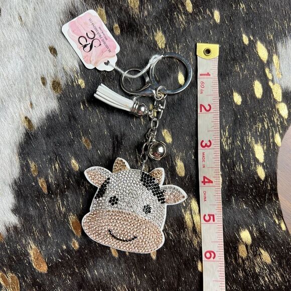 Blinged Cow Keychain. - Picture 1 of 2